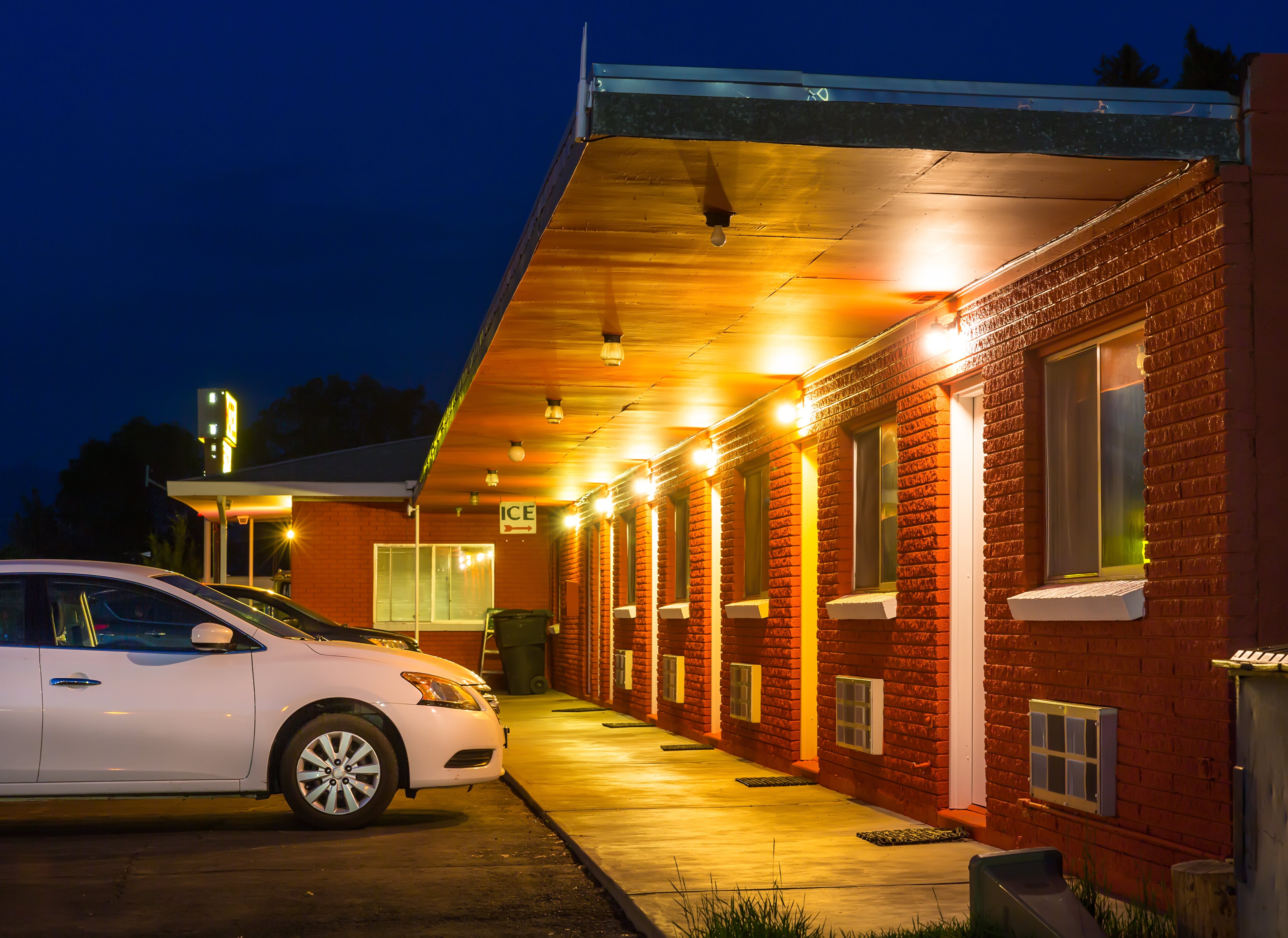 Lodge or Camp? Hotel vs Motel? How to Choose the Right Remote Crew Accommodation