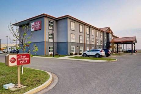 An outside view of the Best Western Brandon Inn in Brandon, Manitoba.